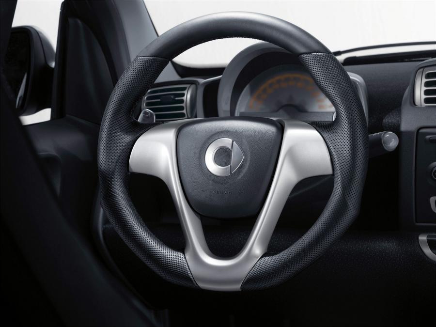  Smart ForTwo by Brabus 2007 года  (фото 7 из 10)
